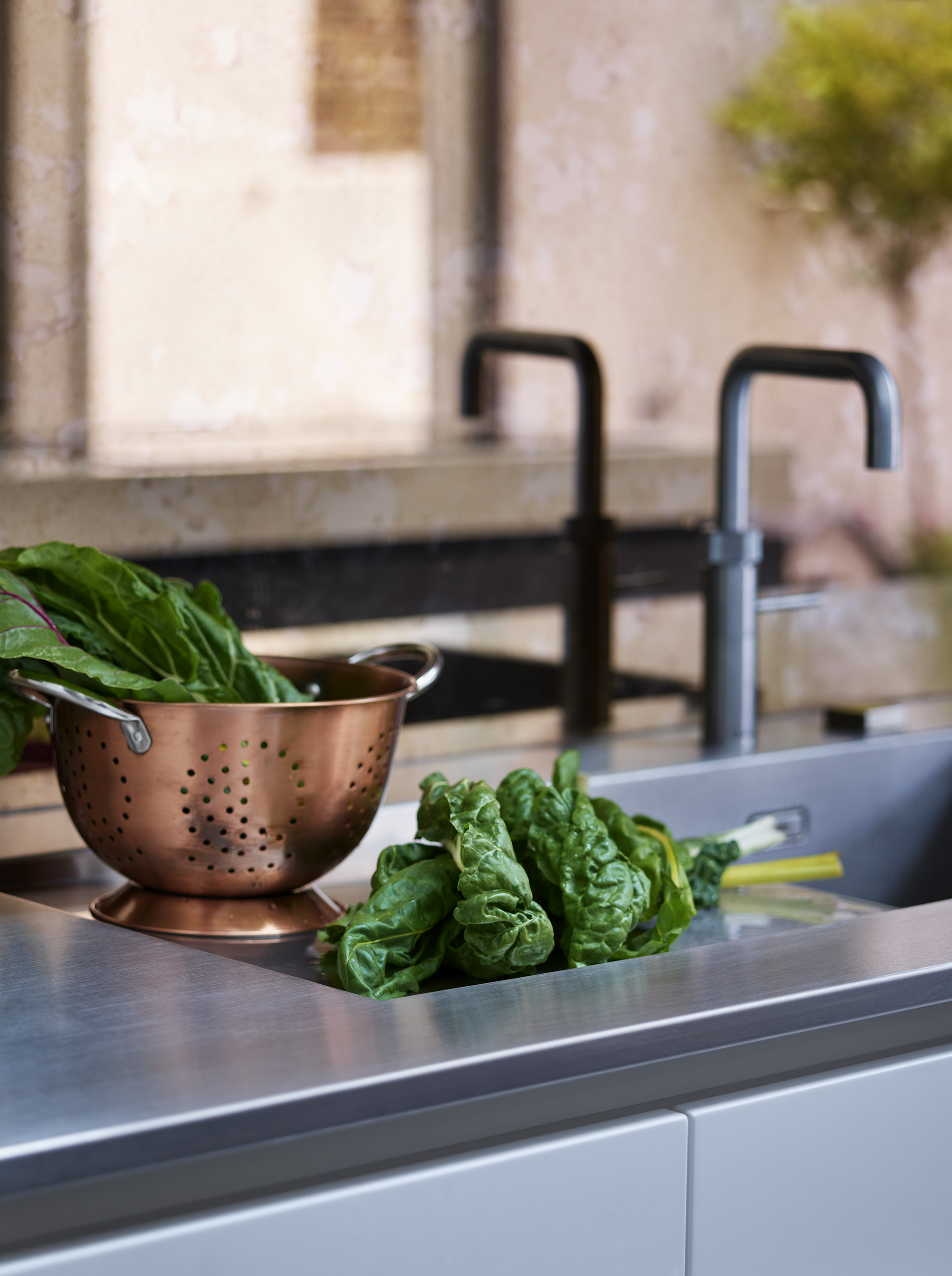 London bespoke kitchen with luxury sink