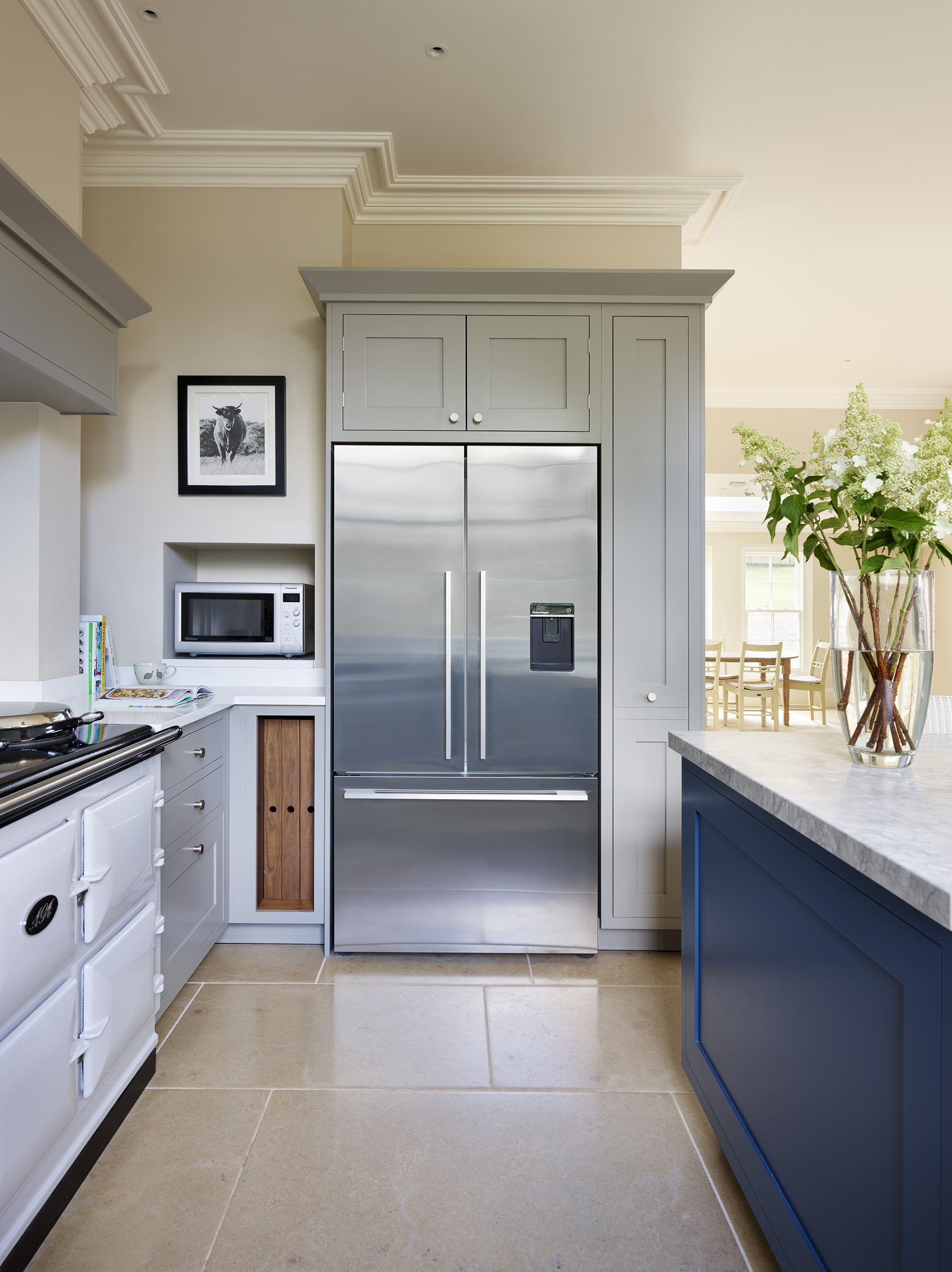 Designer kitchens by Roundhouse with kitchen island and marble work surface