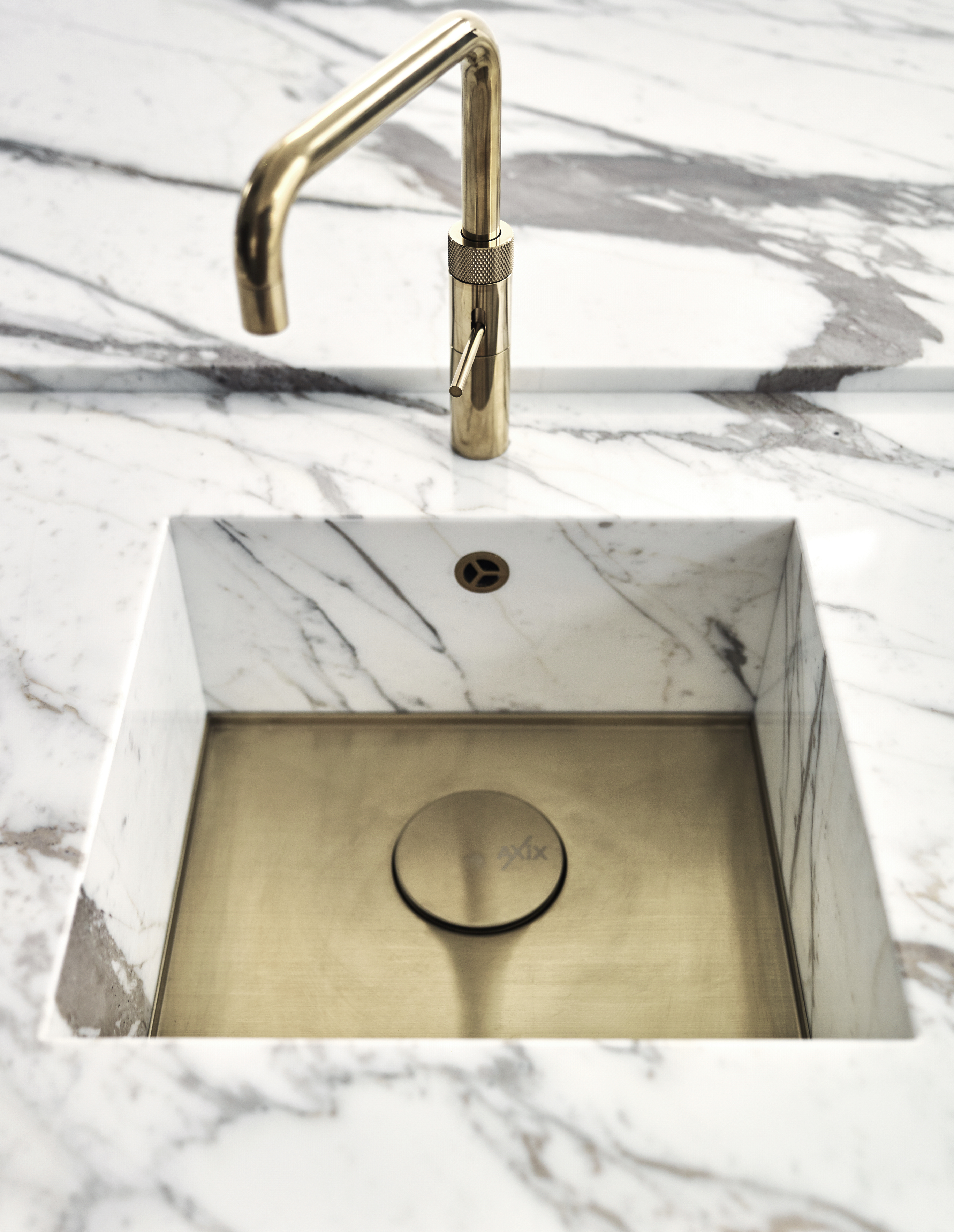 Modern kitchens designs with luxury kitchen sink and marble work surface