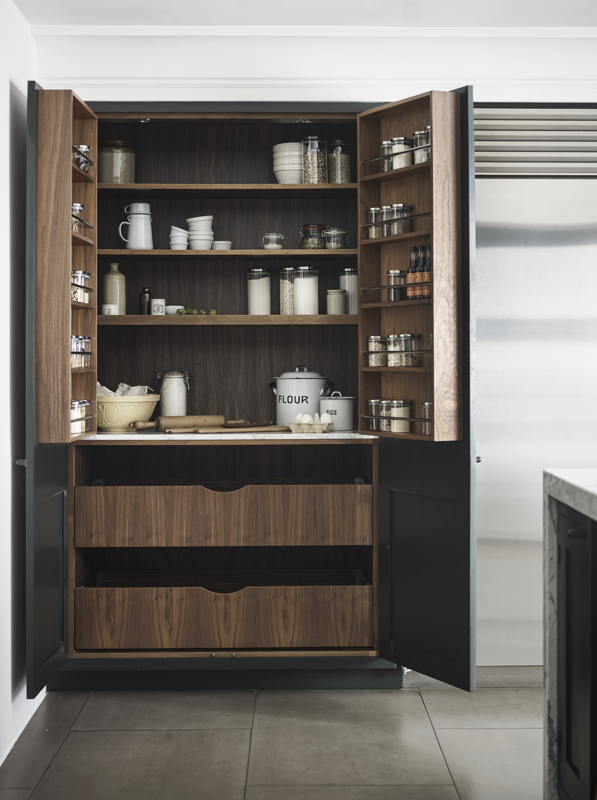 KITCHEN_2_DETAIL_3_ Modern kitchens by roundhouse with kitchen larder