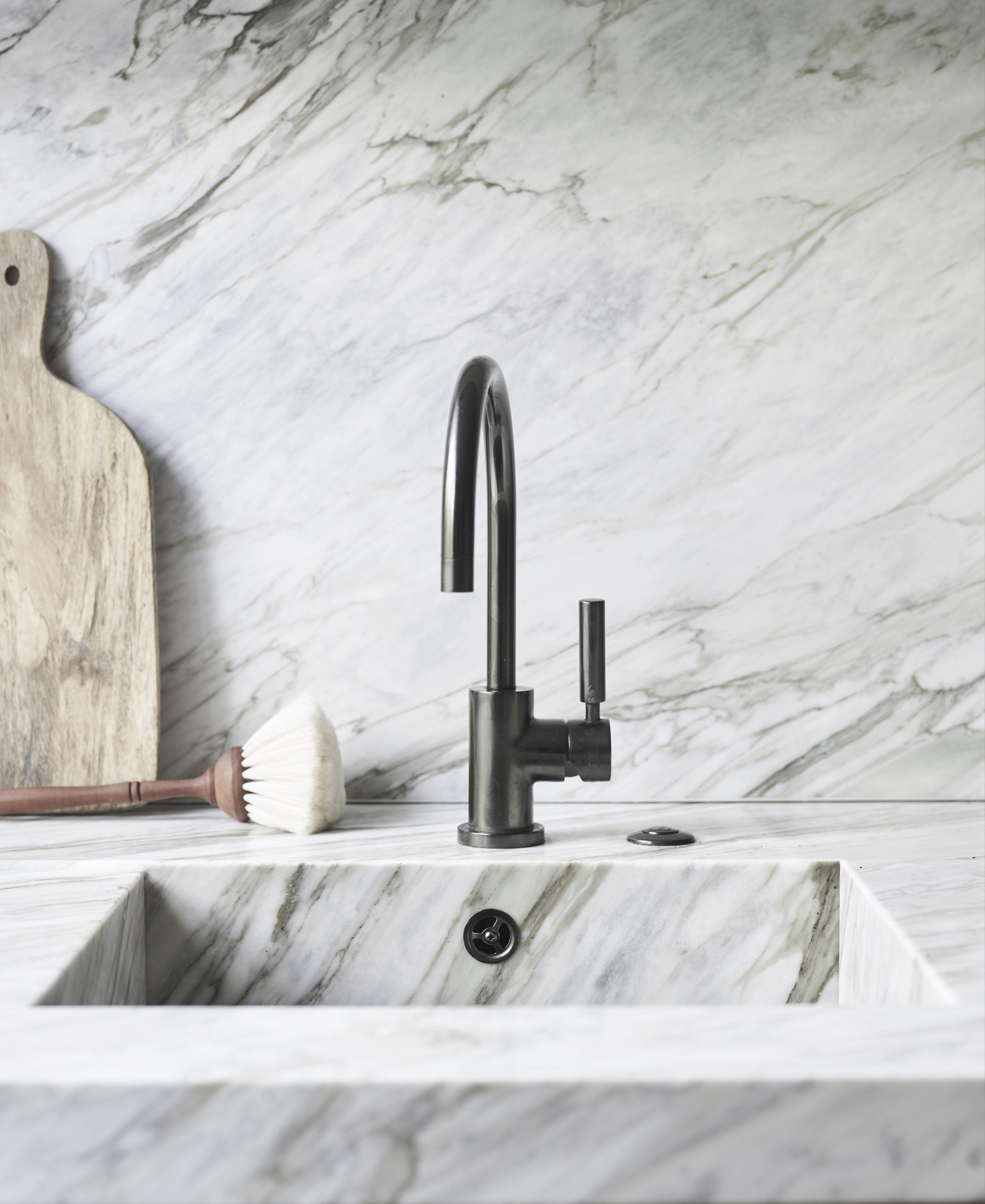 Luxury kitchen sink in bespoke kitchen by roundhouse