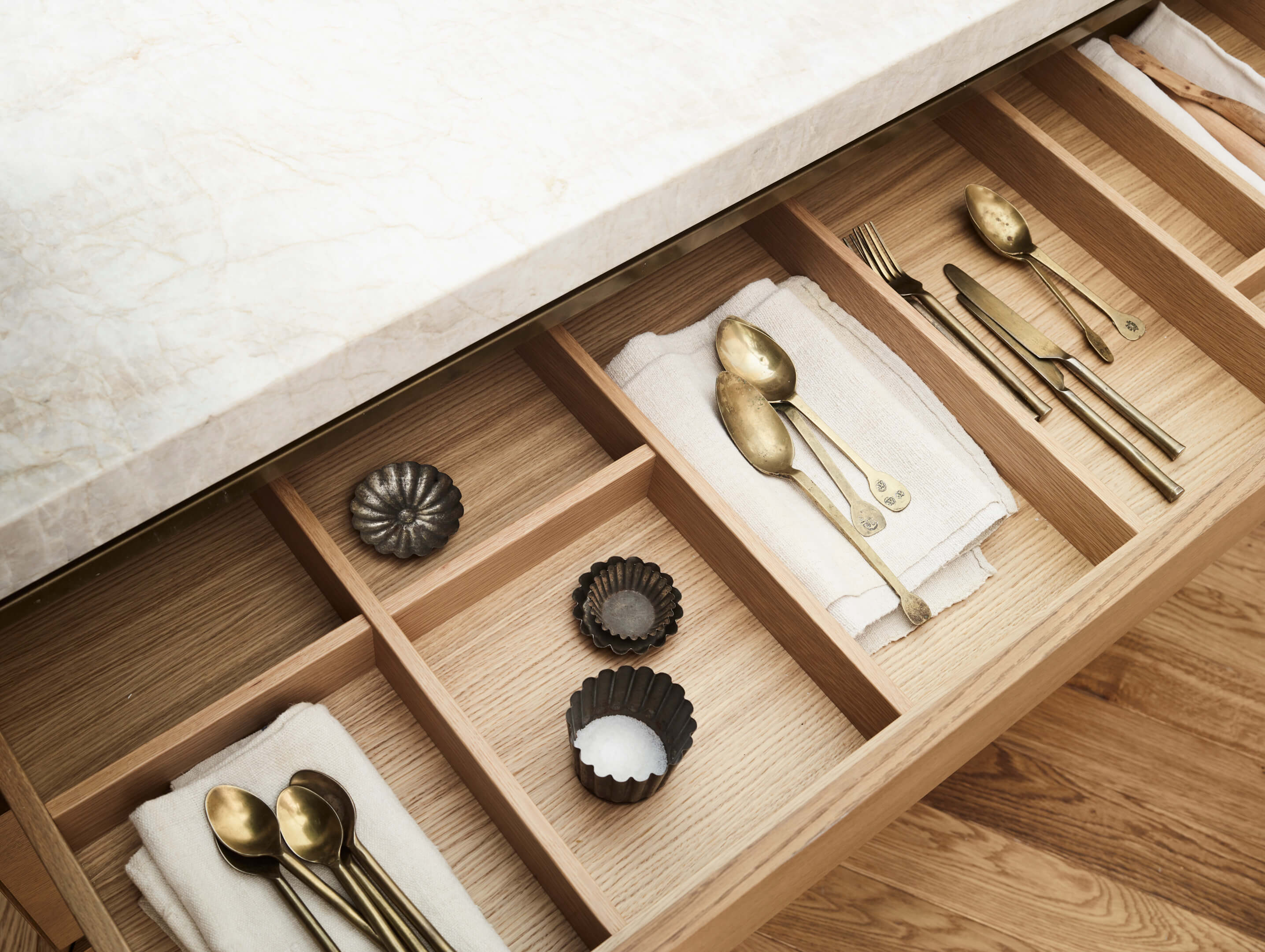 LOW_DR_HANIA_DRAWER_INNNER_ bespoke design london