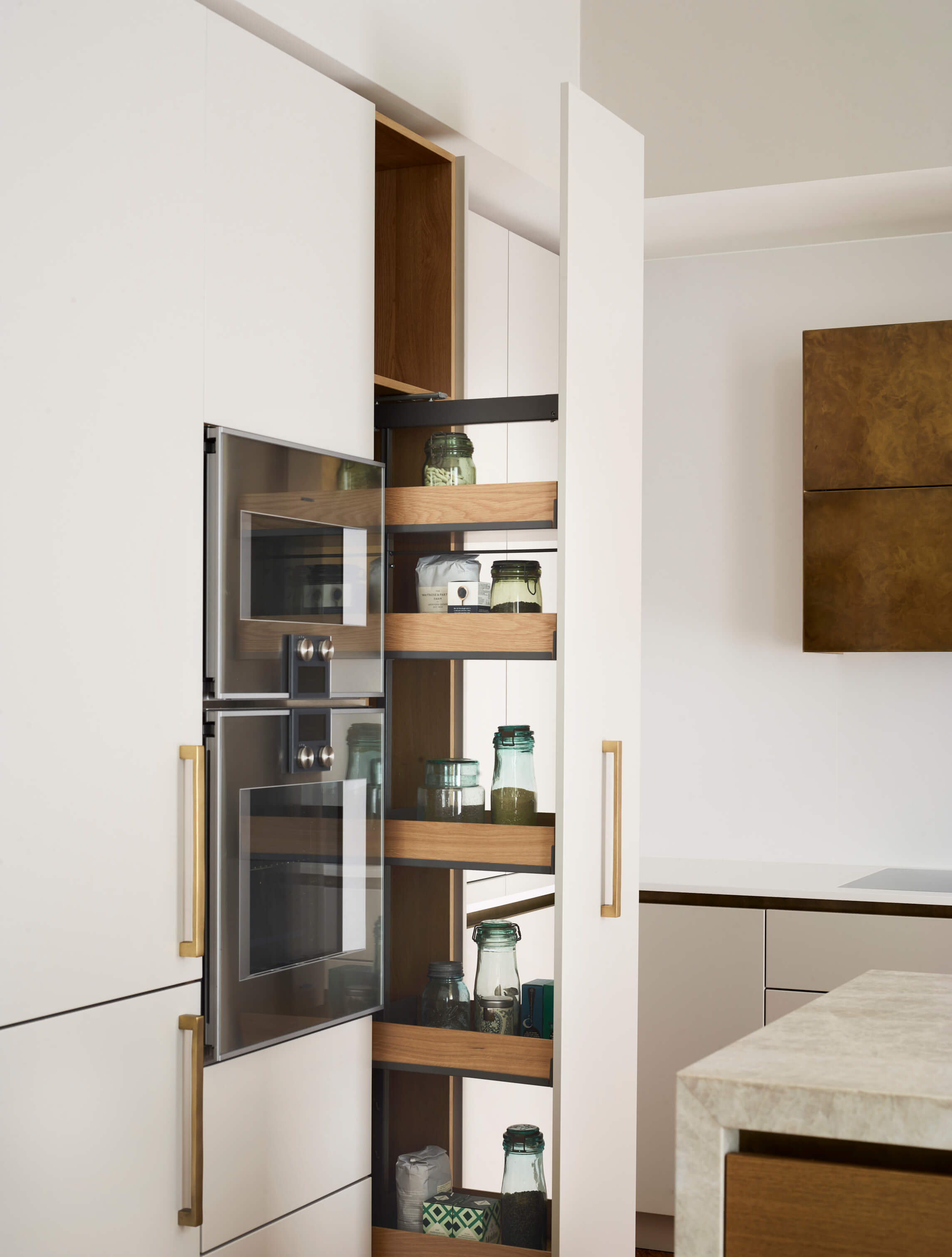 LOW_DR_HANIA_LARDER_OPEN bespoke design london