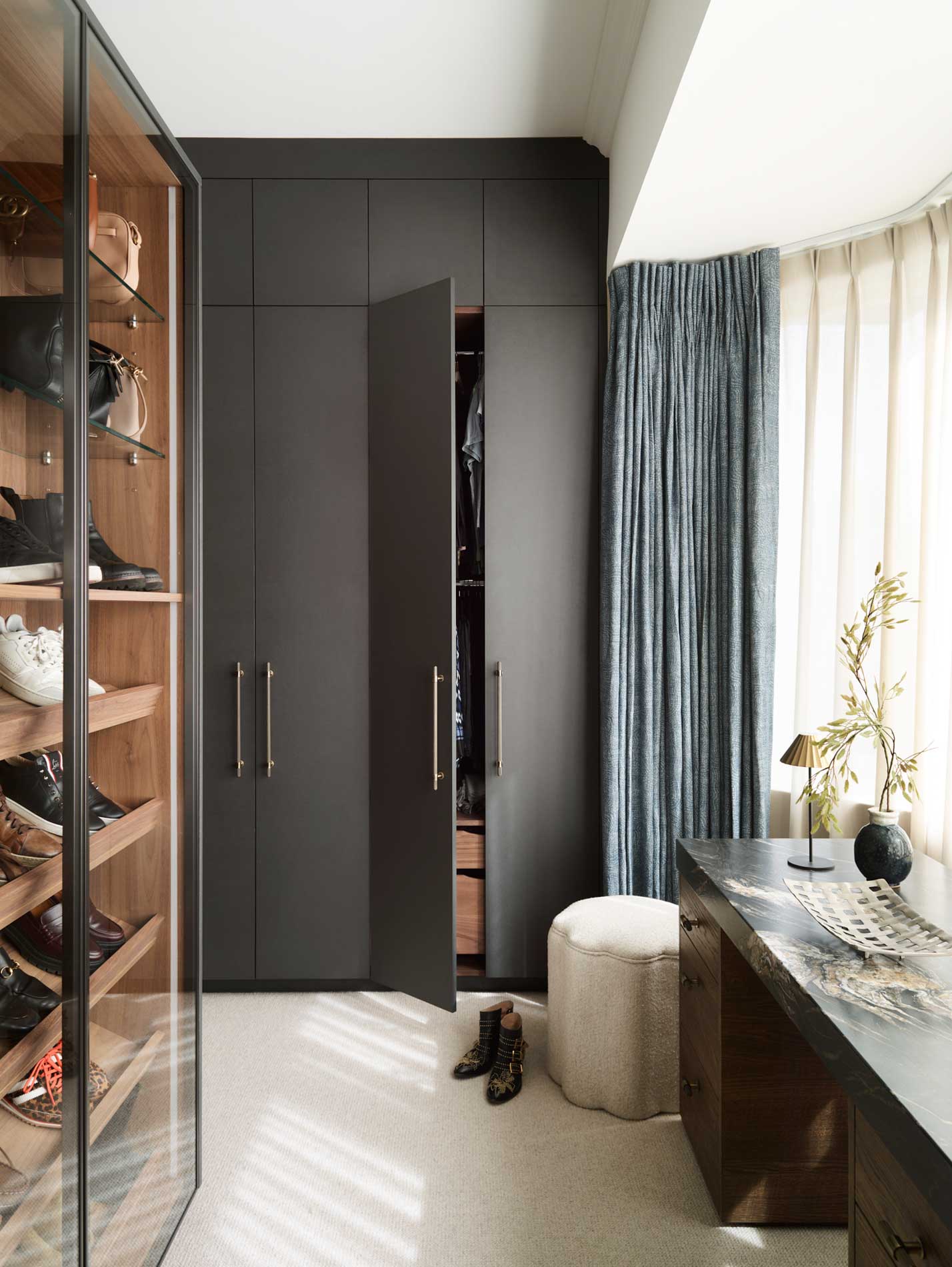 Roundhouse Design Bespoke Wardrobe